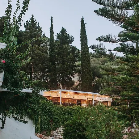 Islands View Hotel *