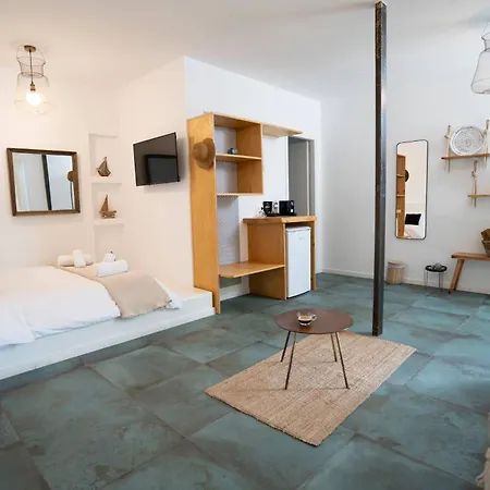 Islands View Hotel *