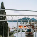 Islands View Hotel
